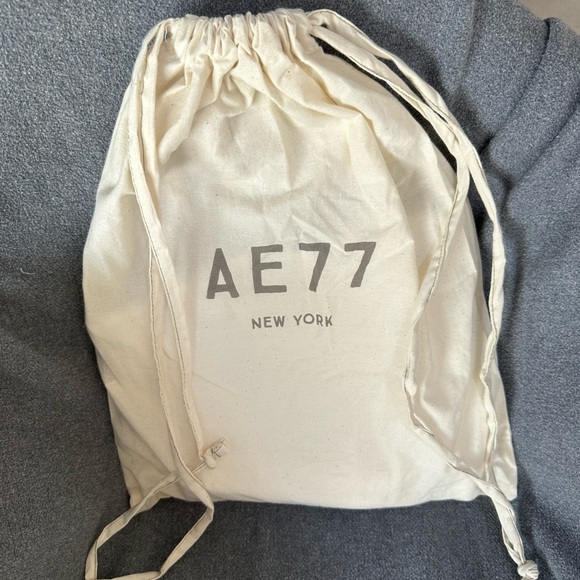 AE77 Premium High Waist Distressed White Denim Flares Size 2R - Picture 8 of 8